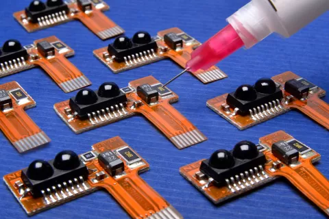 Master Bond’s thermal cycling resistant adhesives are commonly used in circuit board assembly applications. Thermal Cycling Resistant Adhesives