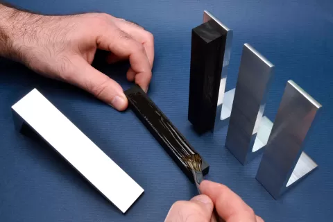 Thixotropic Adhesives